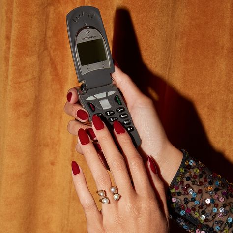 5 Digital Wellness Tips To Get The F*ck Off Your Phone In 2024